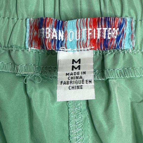 NWT Urban Outfitters Women’s Mae Nylon Wide-Leg Pant Size Medium - Picture 3 of 14